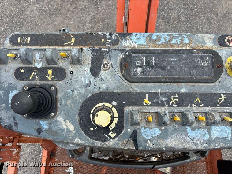 image for item DV7260 2006 JLG E400AJPN boom lift