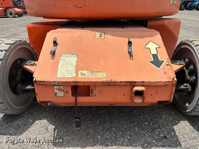 image for item DV7260 2006 JLG E400AJPN boom lift
