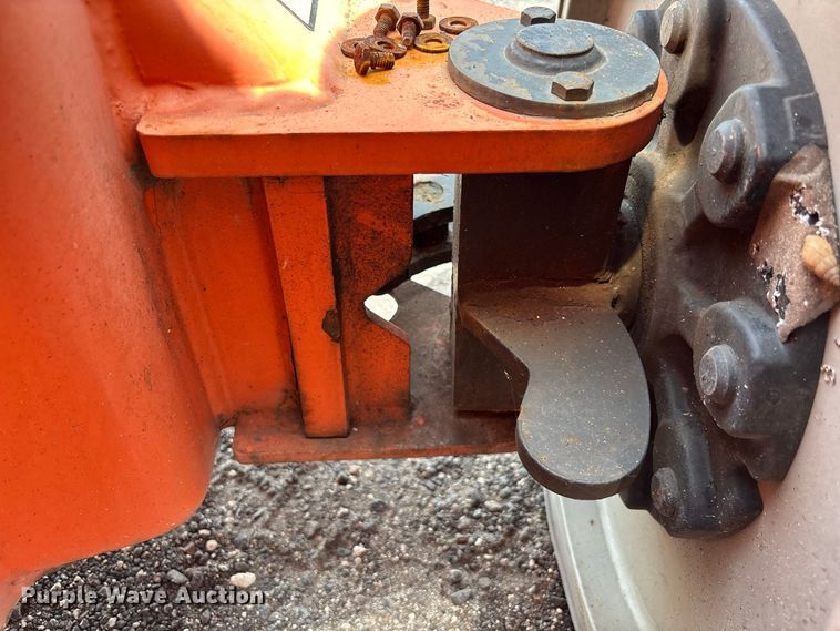 image for item DV7260 2006 JLG E400AJPN boom lift