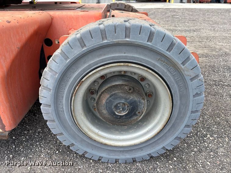 image for item DV7260 2006 JLG E400AJPN boom lift