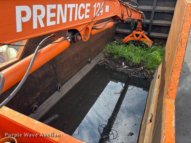 image for item DV7261 2012 Peterbilt 388 grapple crane truck