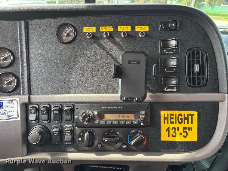 image for item DV7261 2012 Peterbilt 388 grapple crane truck
