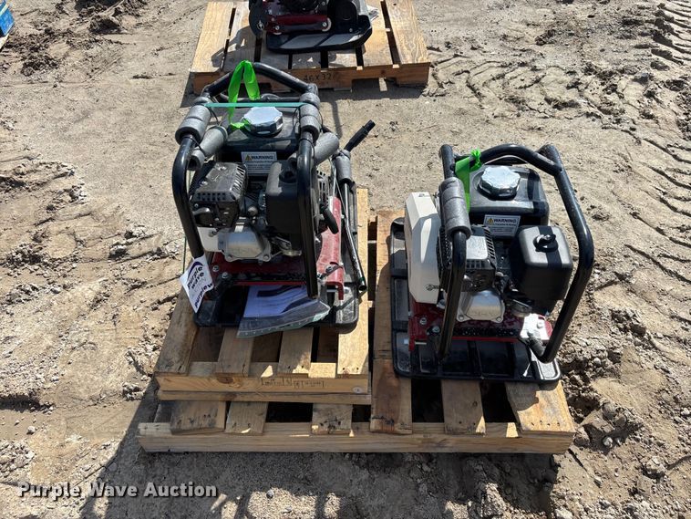 image for item DV7269 (2) Dynapac DFP8X plate compactors