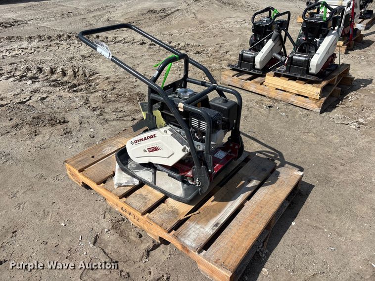 2021 Dynapac DFP11 plate compactor