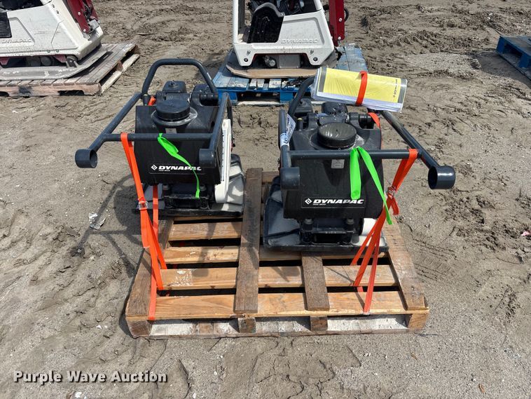 image for item DV7271 (2) 2023 Dynapac DFP7AX plate compactors