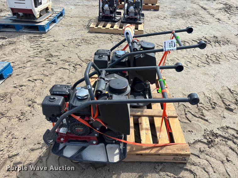 image for item DV7271 (2) 2023 Dynapac DFP7AX plate compactors