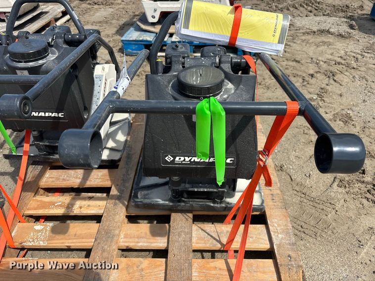 image for item DV7271 (2) 2023 Dynapac DFP7AX plate compactors
