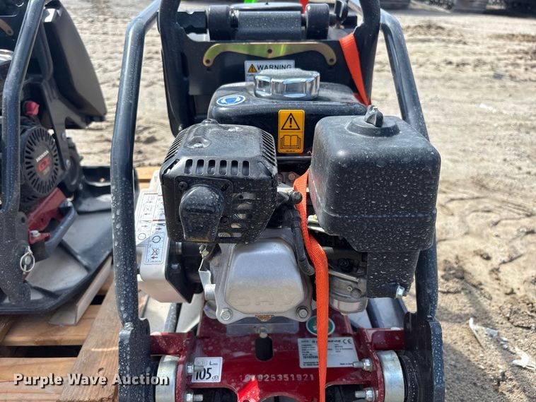image for item DV7271 (2) 2023 Dynapac DFP7AX plate compactors