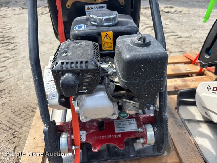 image for item DV7271 (2) 2023 Dynapac DFP7AX plate compactors