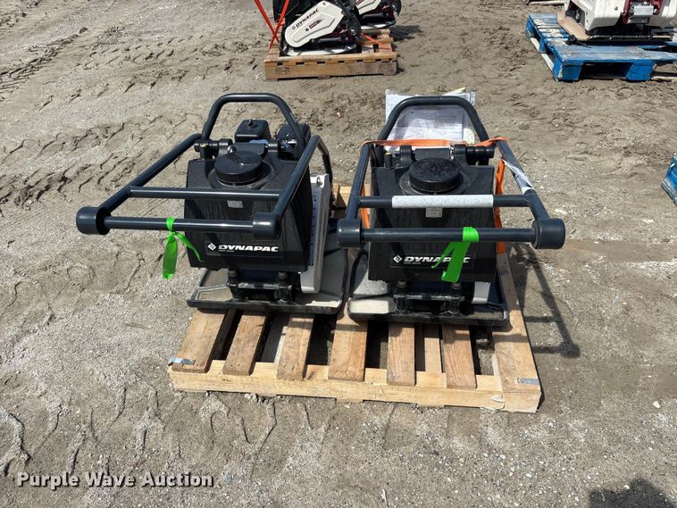 image for item DV7272 (2) Dynapac DFP7AX plate compactors