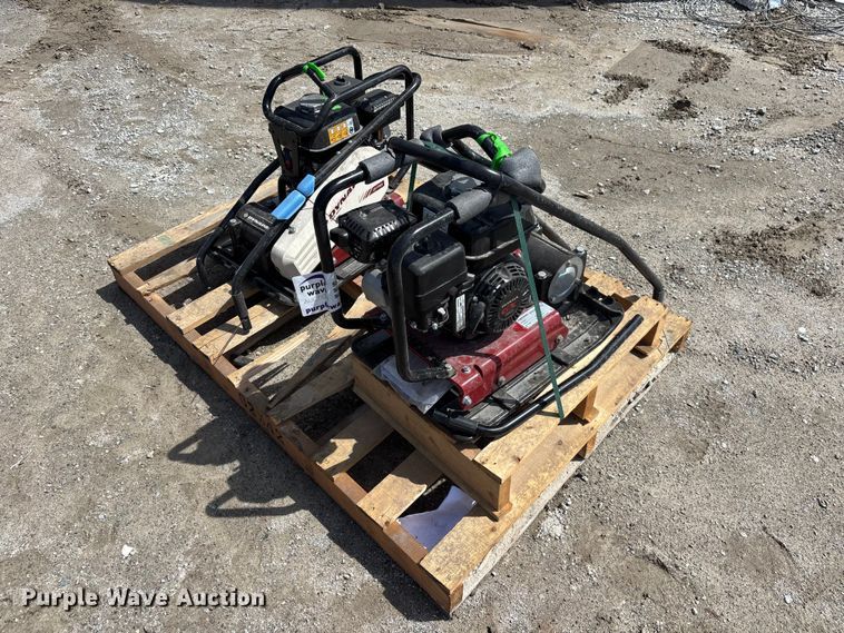 image for item DV7273 (2) 2021 Dynapac DFP8X plate compactors
