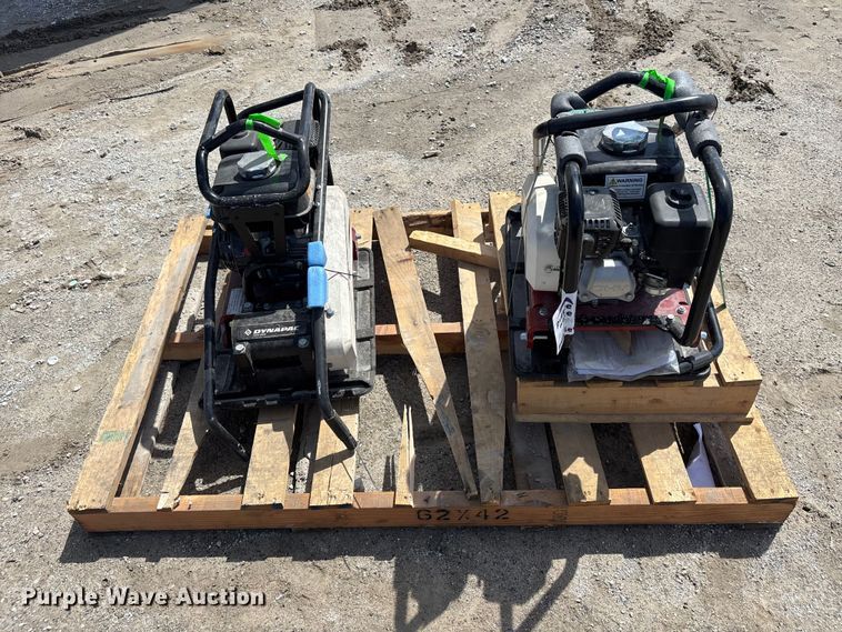 image for item DV7273 (2) 2021 Dynapac DFP8X plate compactors