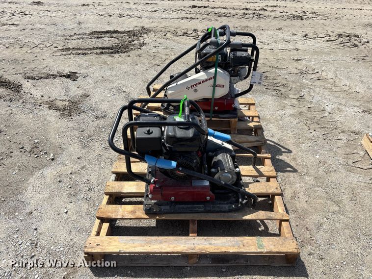 image for item DV7273 (2) 2021 Dynapac DFP8X plate compactors