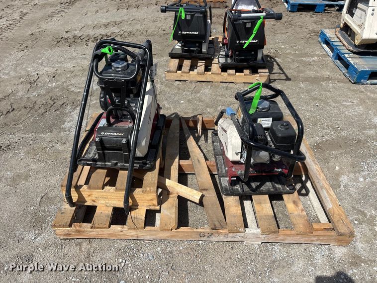 image for item DV7273 (2) 2021 Dynapac DFP8X plate compactors