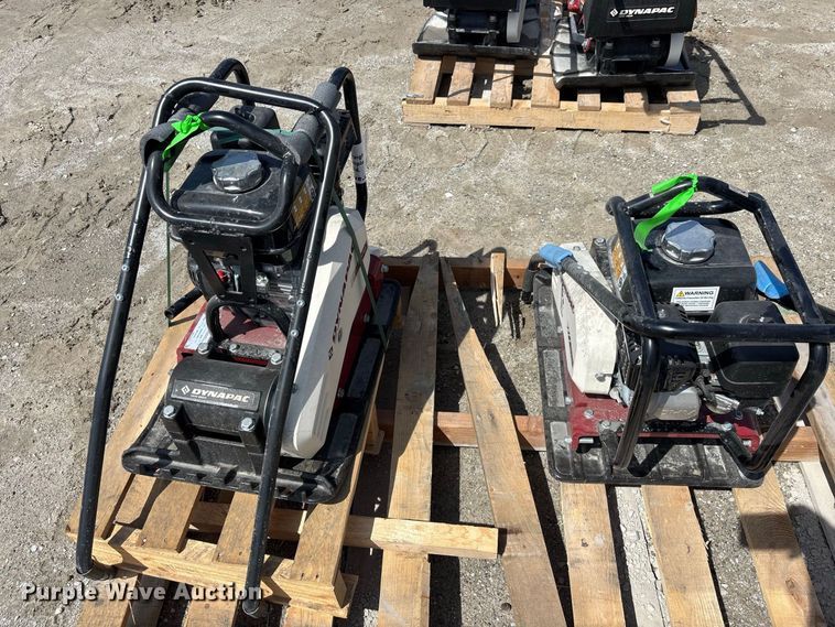 image for item DV7273 (2) 2021 Dynapac DFP8X plate compactors