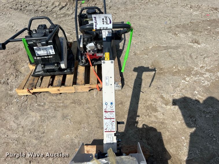 image for item DV7274 2021 Dynapac DRP15X plate compactor