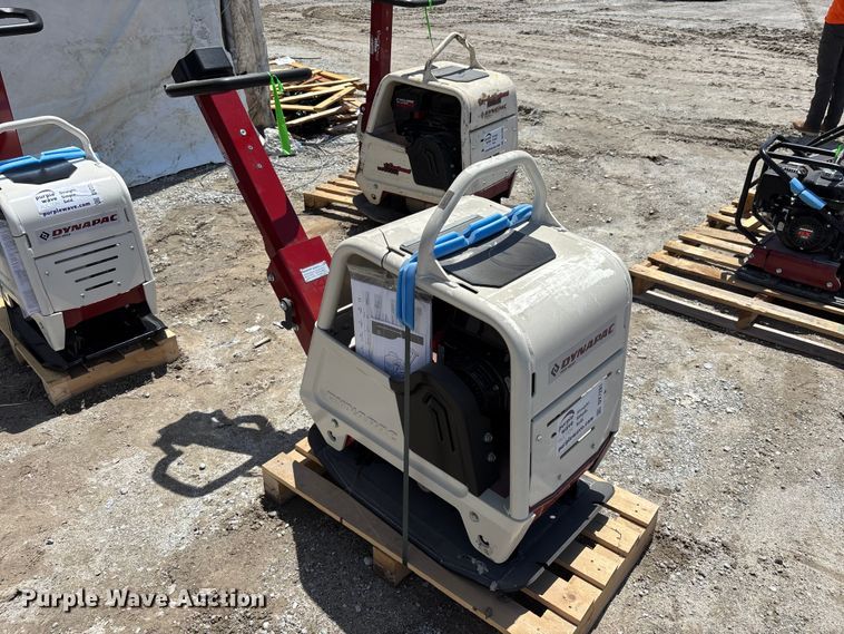 image for item DV7281 2022 Dynapac DRQ25 plate compactor