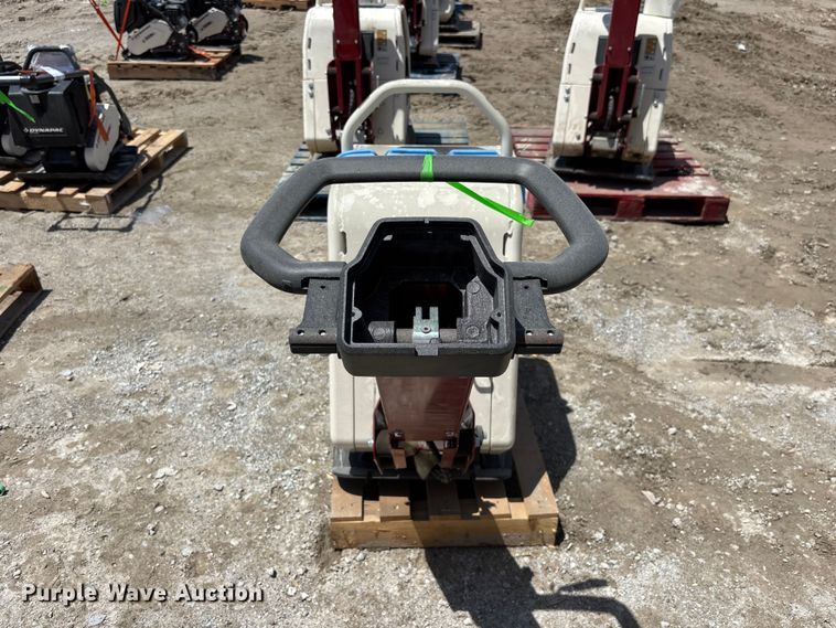 image for item DV7281 2022 Dynapac DRQ25 plate compactor