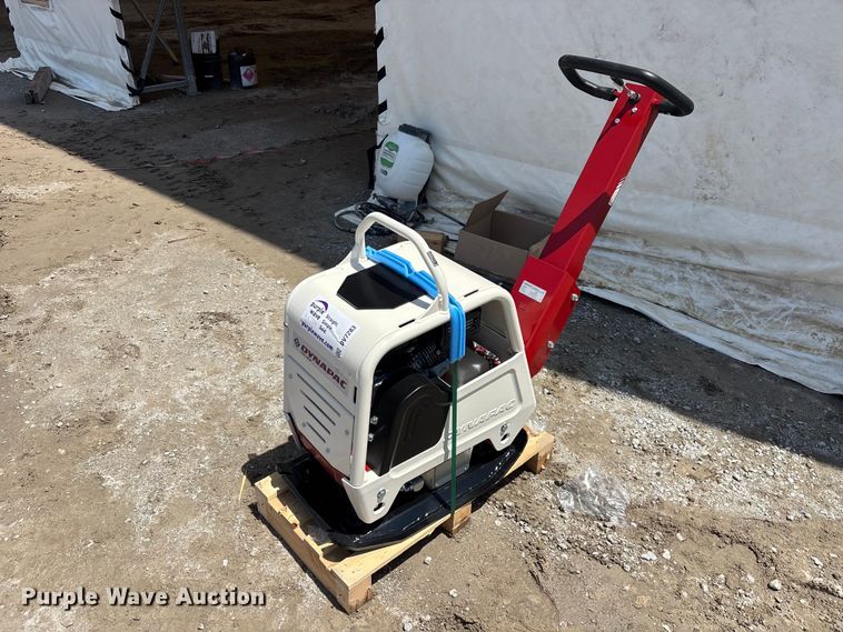 2022 Dynapac DRQ15 plate compactor