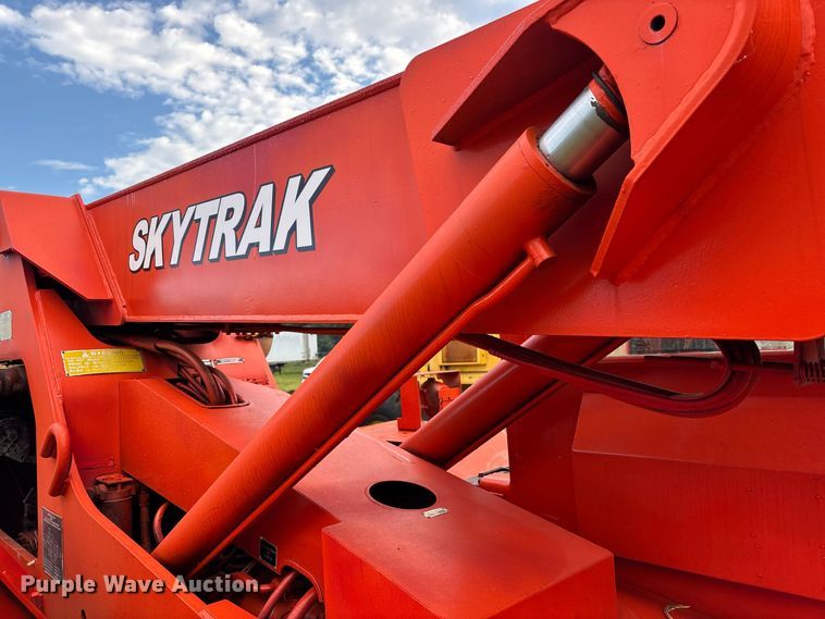 image for item DV7293 1991 Skytrak 6000M telehandler