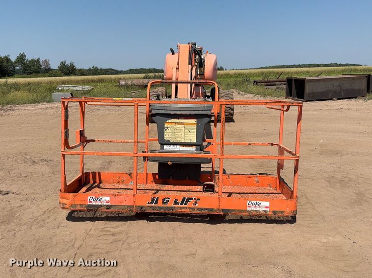 image for item DV8521 2000 JLG 660SJ boom lift