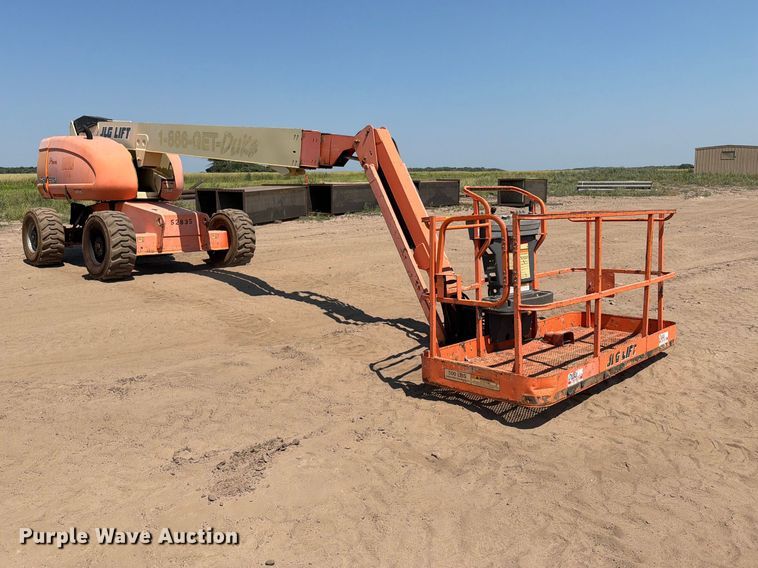 image for item DV8521 2000 JLG 660SJ boom lift