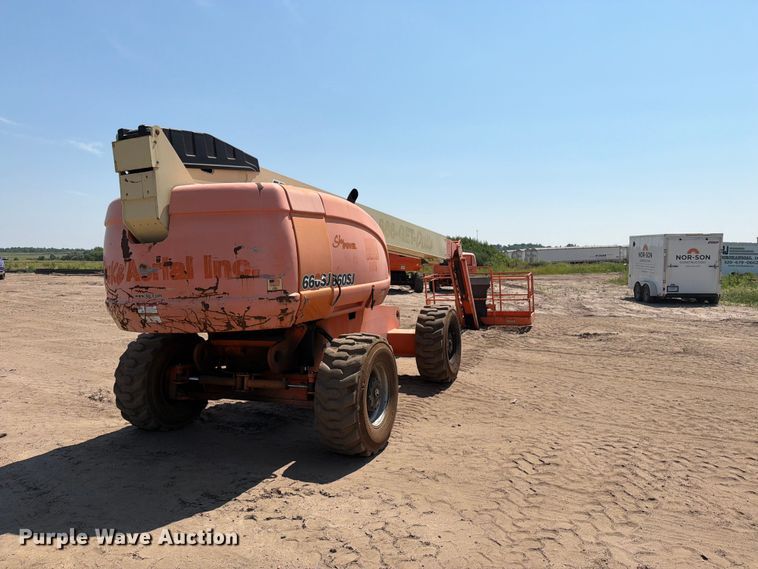 image for item DV8521 2000 JLG 660SJ boom lift