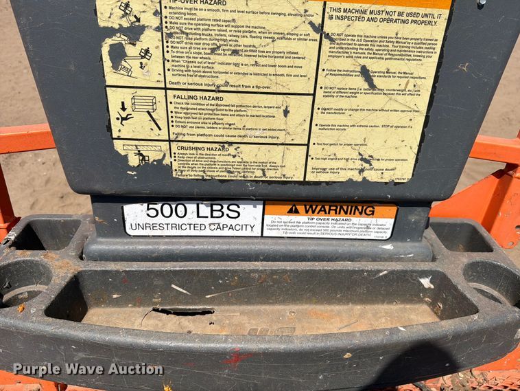 image for item DV8521 2000 JLG 660SJ boom lift