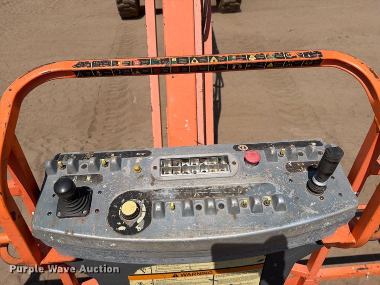 image for item DV8521 2000 JLG 660SJ boom lift