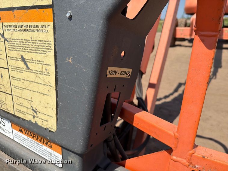 image for item DV8521 2000 JLG 660SJ boom lift