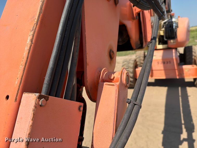 image for item DV8521 2000 JLG 660SJ boom lift