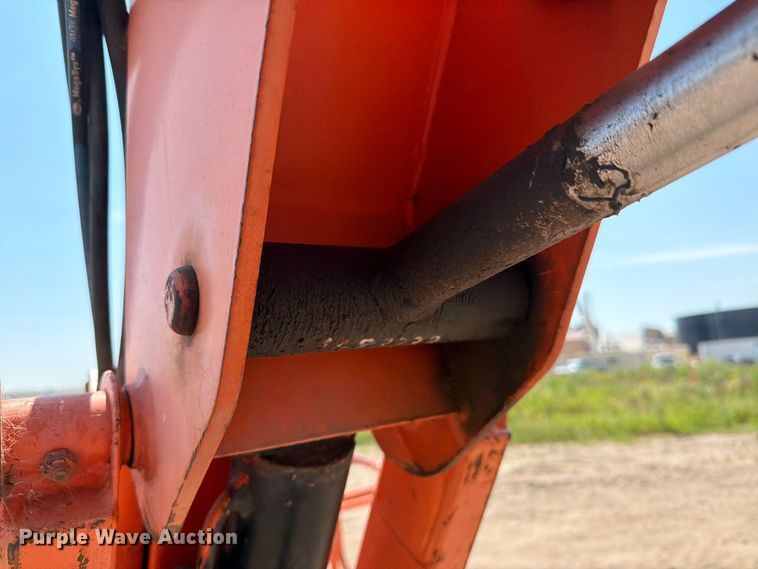 image for item DV8521 2000 JLG 660SJ boom lift