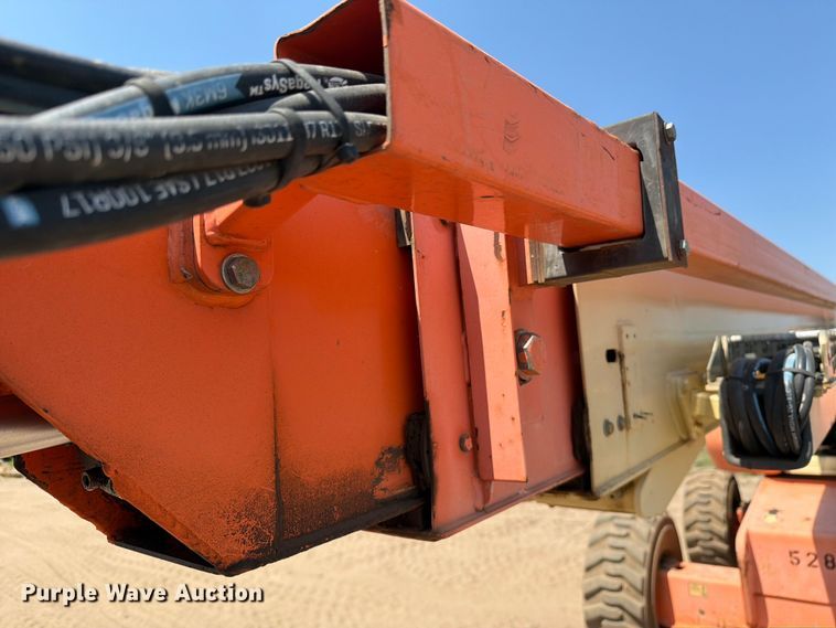 image for item DV8521 2000 JLG 660SJ boom lift