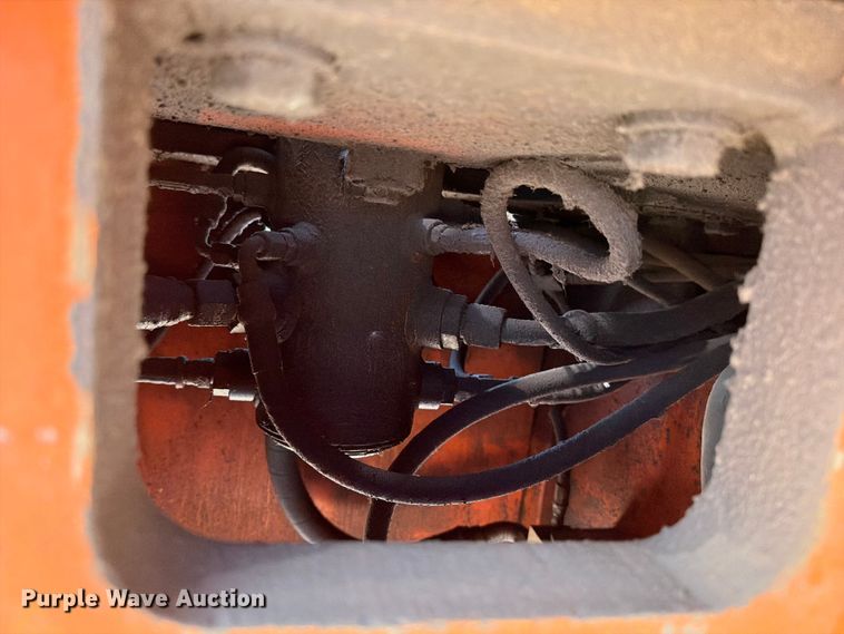 image for item DV8521 2000 JLG 660SJ boom lift