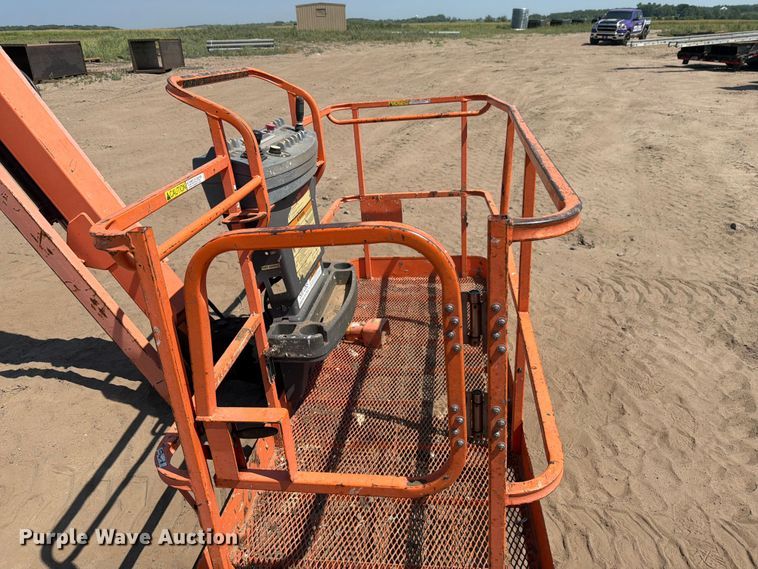 image for item DV8521 2000 JLG 660SJ boom lift