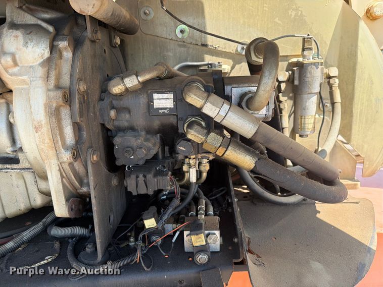 image for item DV8521 2000 JLG 660SJ boom lift