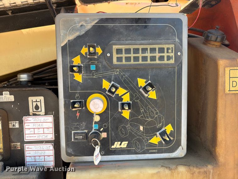 image for item DV8521 2000 JLG 660SJ boom lift