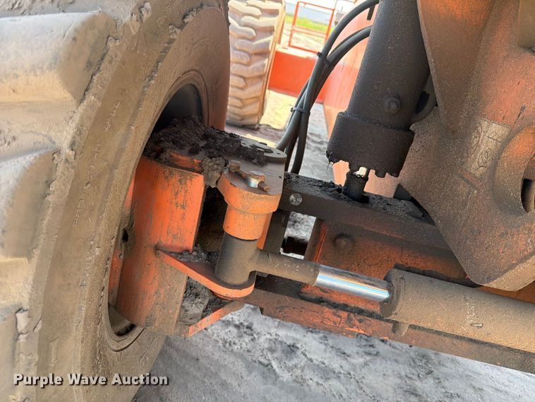 image for item DV8521 2000 JLG 660SJ boom lift
