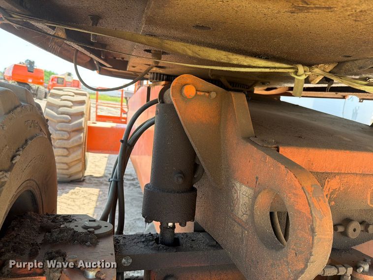 image for item DV8521 2000 JLG 660SJ boom lift
