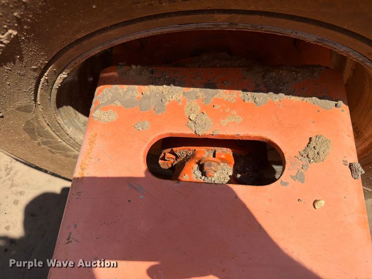 image for item DV8521 2000 JLG 660SJ boom lift