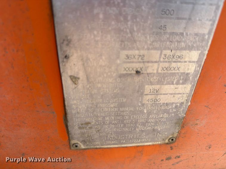 image for item DV8521 2000 JLG 660SJ boom lift