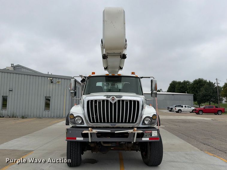 image for item DV8548 2011 International SX537 bucket truck