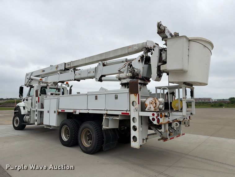 image for item DV8548 2011 International SX537 bucket truck