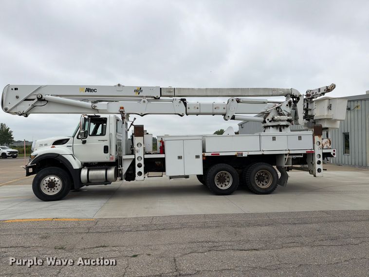 image for item DV8548 2011 International SX537 bucket truck