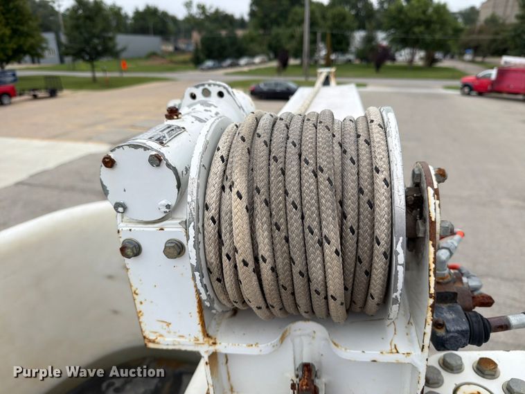 image for item DV8548 2011 International SX537 bucket truck