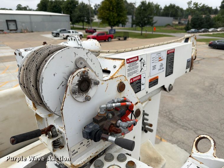 image for item DV8548 2011 International SX537 bucket truck