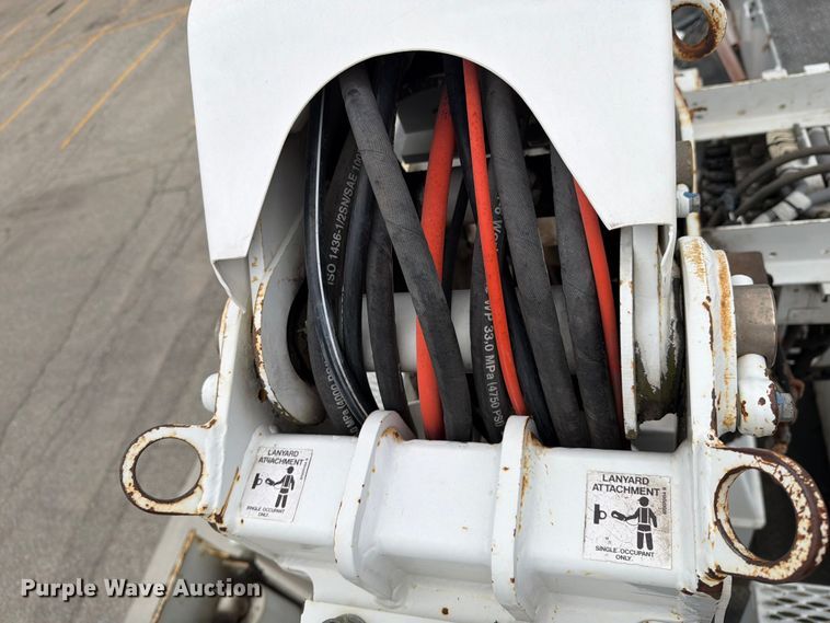 image for item DV8548 2011 International SX537 bucket truck