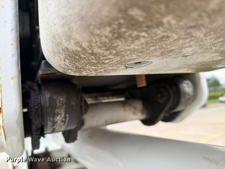 image for item DV8548 2011 International SX537 bucket truck