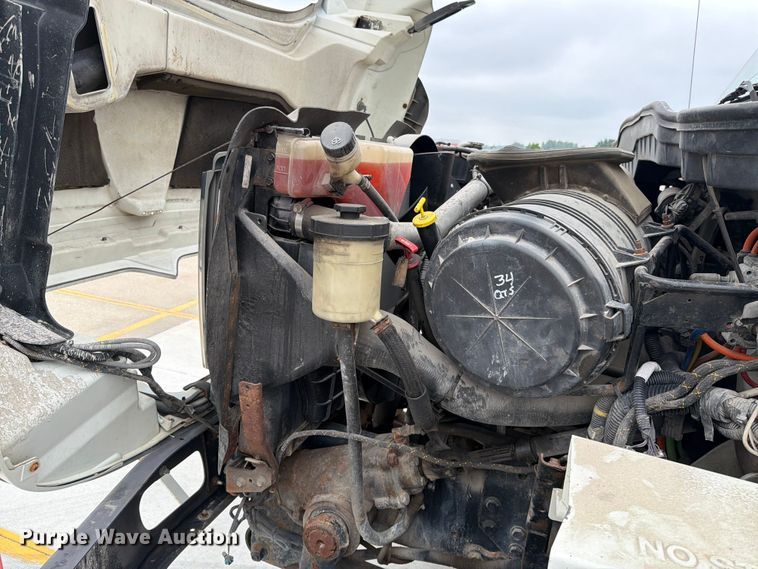 image for item DV8548 2011 International SX537 bucket truck