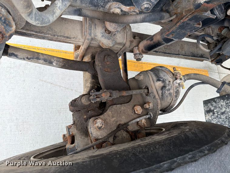 image for item DV8548 2011 International SX537 bucket truck